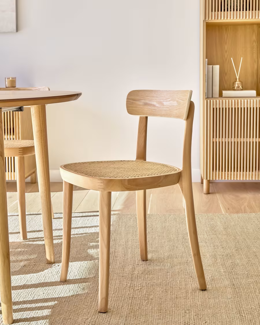 Kave home Romane chair in solid beech with natural finish, ash veneer and rattan