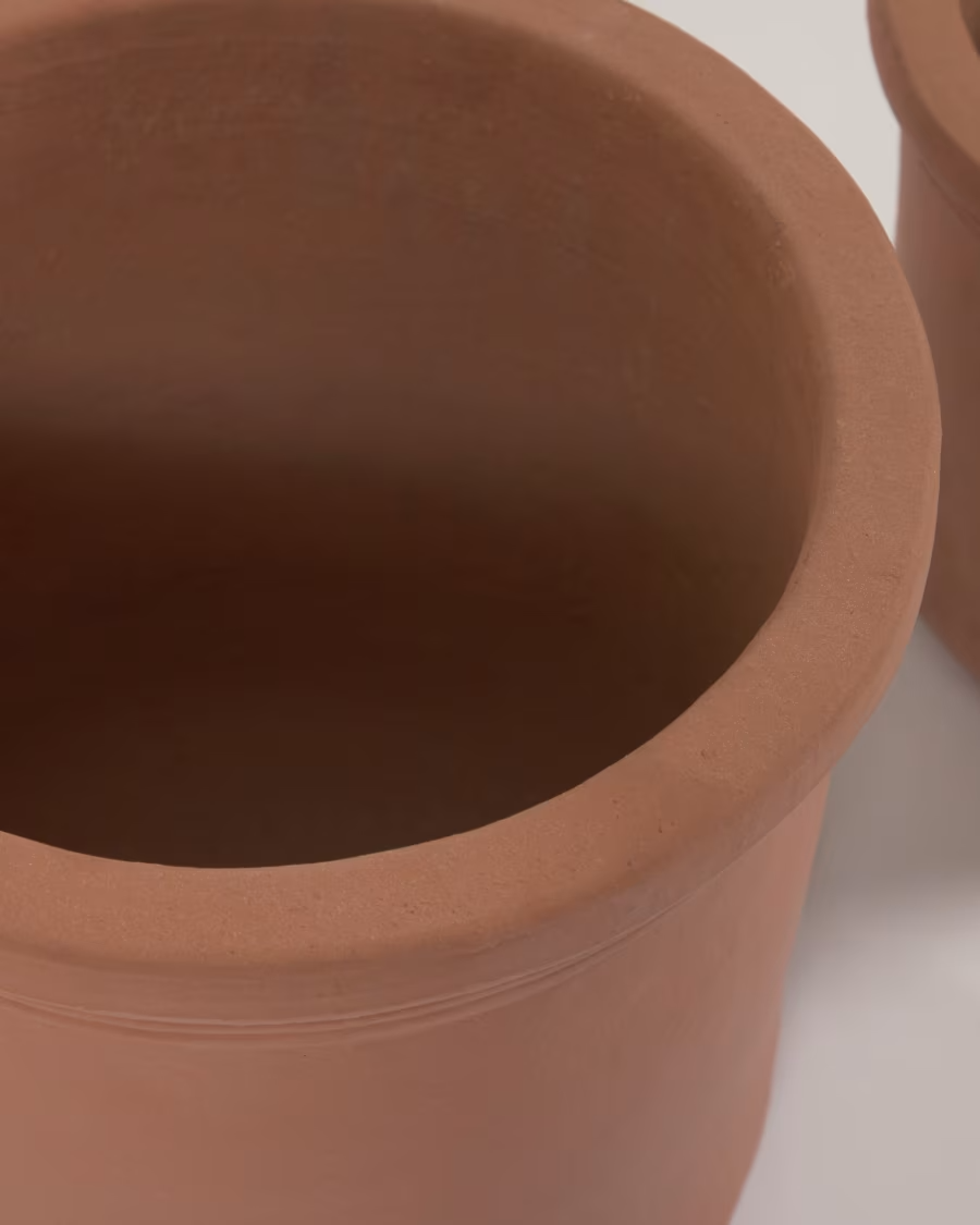 Kave Home Tarcila set of 2 terracotta plantpots Ø 26 cm / Ø 33 cm