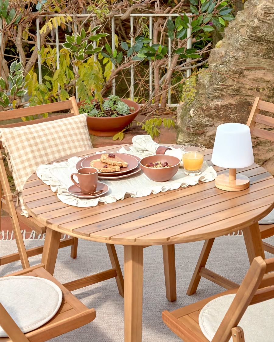 Kave Home Vilma round outdoor table made of solid acacia wood Ø 90 cm