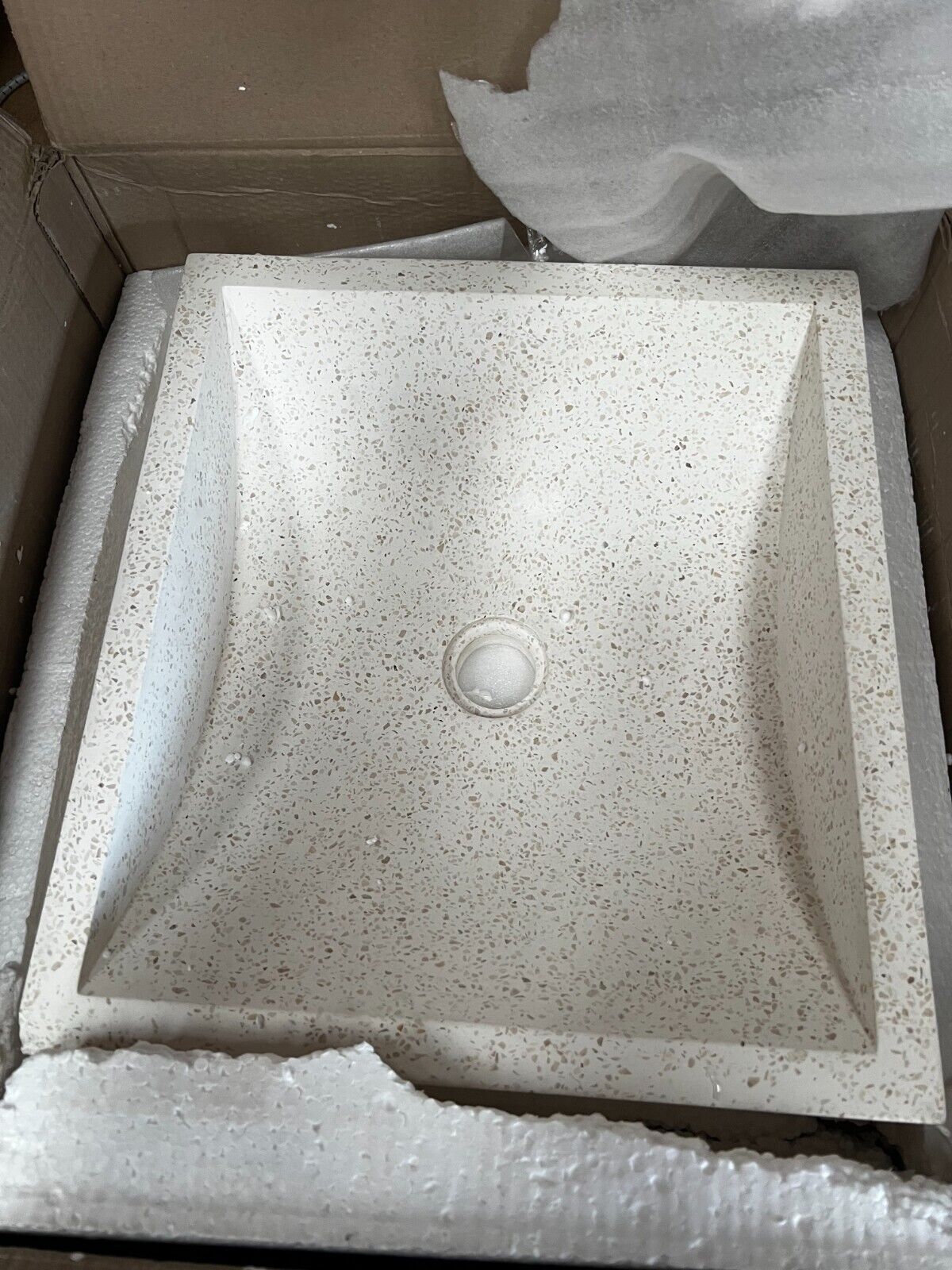 Kave Home Delina countertop washbasin 40 x 45 cm (CHIPPED)