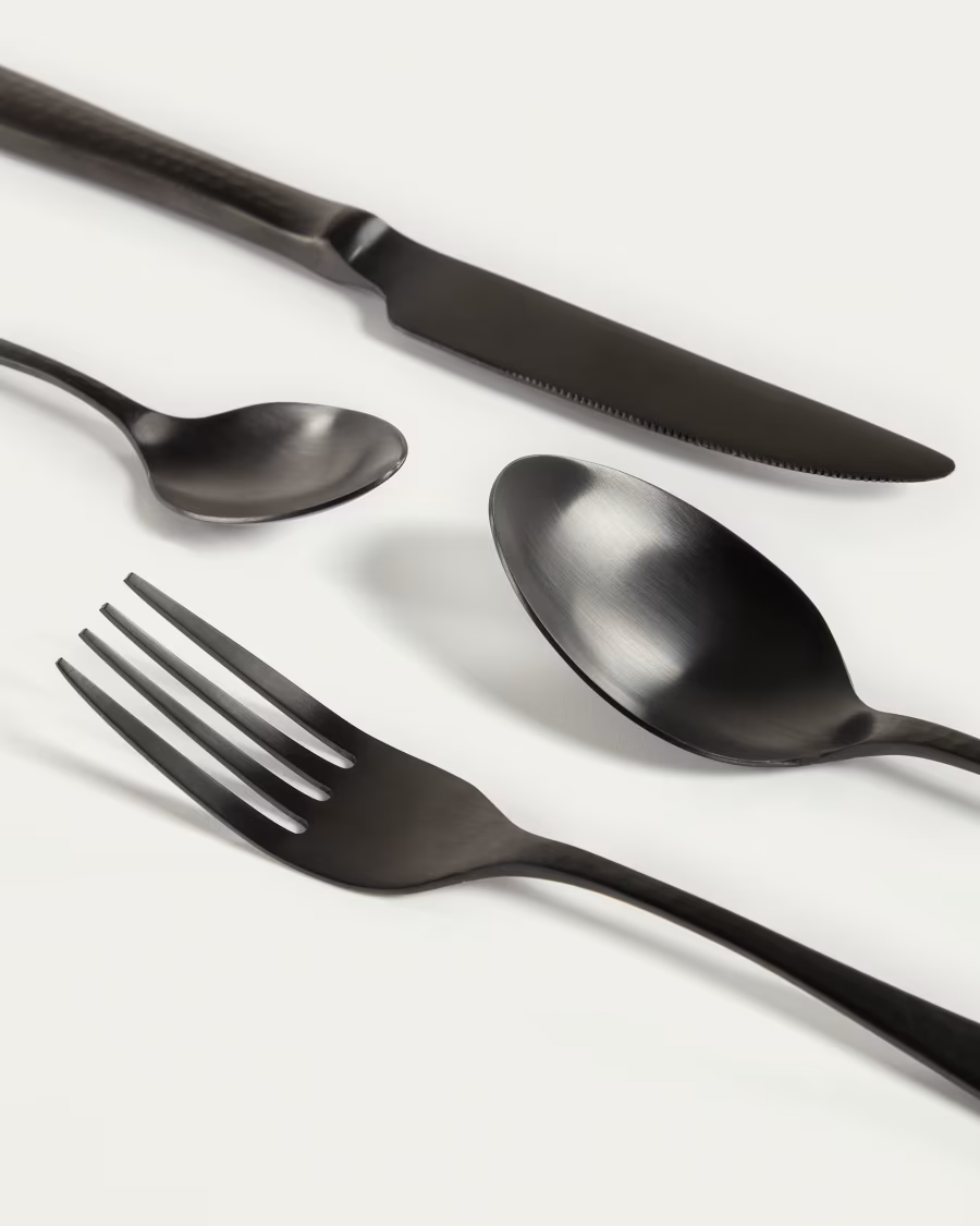 Kave Home Yarine set of 16 black cutlery