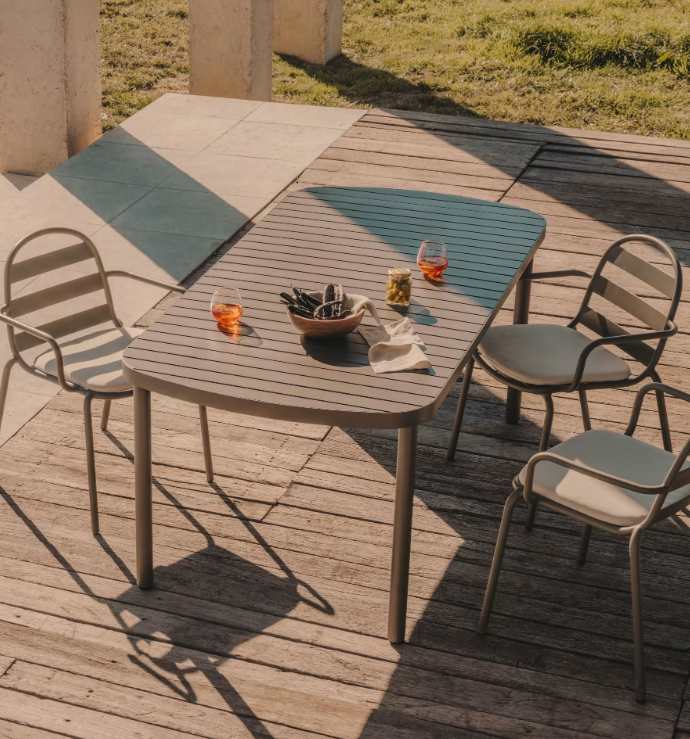 Kave Home Joncols outdoor aluminium table with coated green finish, 180x90